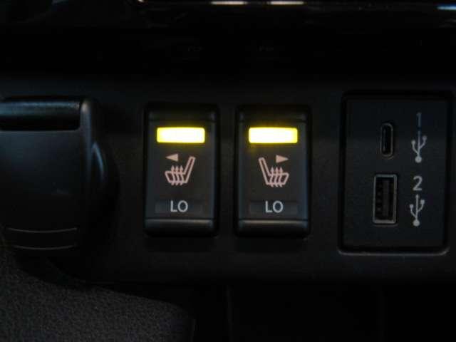 シートヒーター☆寒い日に重宝するシートヒーター！エアコンよりも早く温まってくれるので寒いのが苦手な方も安心ですね♪エアコンの温風は乾燥するから苦手という方にもおススメです♪