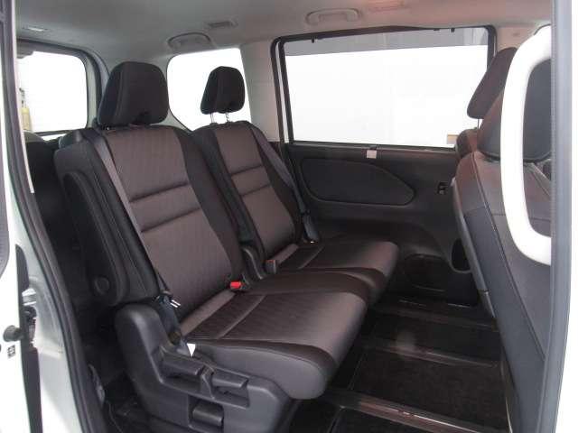 セレナ １．２　ｅ－ＰＯＷＥＲ　ハイウェイスター　Ｖ　ナビ／後席モニタ－／アラビュ／プロパイ／ドラ　３６０°カメラ　エマジェンシーブレーキ　１オナ　スマキー　バックカメラ　ＬＥＤ　レーンアシスト　点検記録簿付　ドラレコ　Ａストップ　イモビ　フルオートエアコン　アルミホイール　エアバック　メモリーナビ（8枚目）