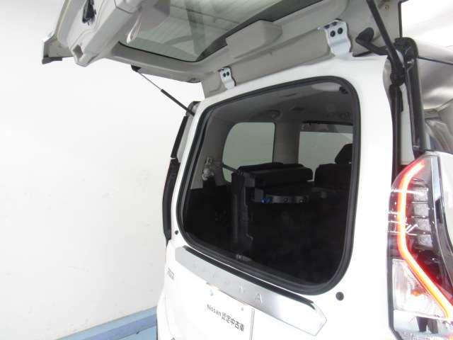 セレナ １．２　ｅ－ＰＯＷＥＲ　ハイウェイスター　Ｖ　ナビ／後席モニタ－／アラビュ／プロパイ／ドラ　３６０°カメラ　エマジェンシーブレーキ　１オナ　スマキー　バックカメラ　ＬＥＤ　レーンアシスト　点検記録簿付　ドラレコ　Ａストップ　イモビ　フルオートエアコン　アルミホイール　エアバック　メモリーナビ（15枚目）