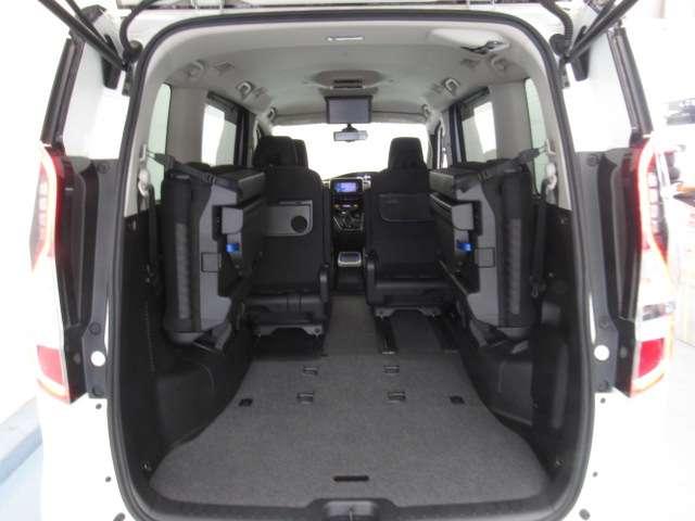 セレナ １．２　ｅ－ＰＯＷＥＲ　ハイウェイスター　Ｖ　ナビ／後席モニタ－／アラビュ／プロパイ／ドラ　３６０°カメラ　エマジェンシーブレーキ　１オナ　スマキー　バックカメラ　ＬＥＤ　レーンアシスト　点検記録簿付　ドラレコ　Ａストップ　イモビ　フルオートエアコン　アルミホイール　エアバック　メモリーナビ（16枚目）