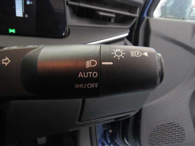 ノート 1.2 X 当社社用車UP/9インチナビ/バックモニタ-/E リアカメラ 衝突被害軽減ブレ-キ ETC付 禁煙車 LEDヘッドライト レーンアシスト インテリジェントキー ワンオーナー アイドリングストップ 整備記録簿 盗難防止システム ワンセグTV TVナビ(17枚目)