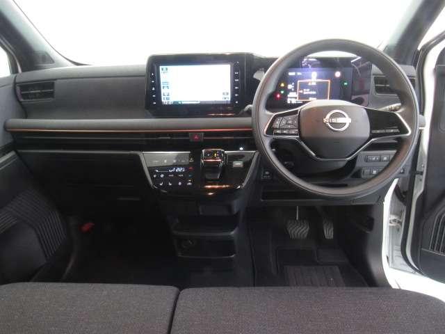 サクラ Ｘ　当社社用車ＵＰ／９インチナビ／アラビュ　アラウンドヴューモニター　運転席エアバック　ＡＡＣ　ＬＥＤヘッドランプ　スマートキー　レーンアシスト　ＥＴＣ　盗難防止システム　禁煙車　キーレスエントリー　ワンオーナー　バックモニター　アルミホイール（3枚目）