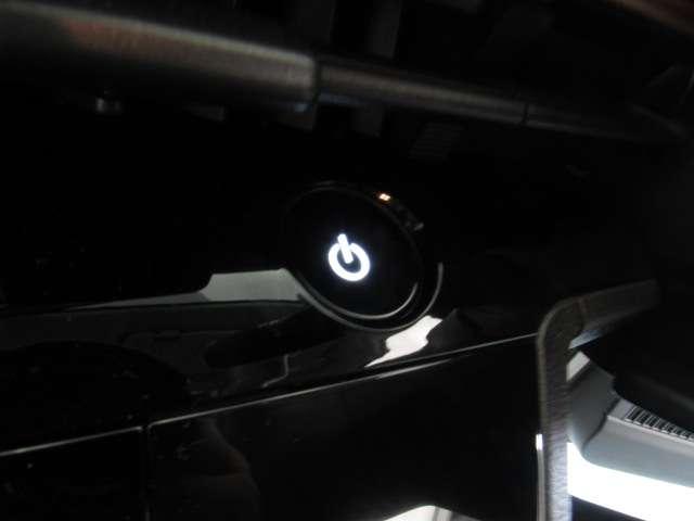 サクラ Ｘ　当社社用車ＵＰ／９インチナビ／アラビュ　アラウンドヴューモニター　運転席エアバック　ＡＡＣ　ＬＥＤヘッドランプ　スマートキー　レーンアシスト　ＥＴＣ　盗難防止システム　禁煙車　キーレスエントリー　ワンオーナー　バックモニター　アルミホイール（16枚目）