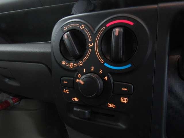 NV100クリッパーバン 660 GX ハイルーフ 純正ナビ/バックモニタ-/ドラレコ/ETC キーレスエントリーキー パワーウィンドー 助手席エアバック ドラレコ エアコン スマートキー ワンオーナー ETC レーンアシスト 運転席エアバック 記録簿有 パワステ ABS 寒冷地仕様 ワンセグ(9枚目)