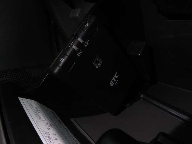 NV100クリッパーバン 660 GX ハイルーフ 純正ナビ/バックモニタ-/ドラレコ/ETC キーレスエントリーキー パワーウィンドー 助手席エアバック ドラレコ エアコン スマートキー ワンオーナー ETC レーンアシスト 運転席エアバック 記録簿有 パワステ ABS 寒冷地仕様 ワンセグ(18枚目)