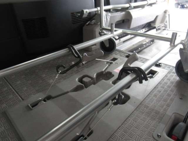 NV350キャラバンバン 2.5 チェアキャブ 車いす2名仕様 当社試乗車UP/ナビ/アラビュ/ドラレコ前後/(7枚目)