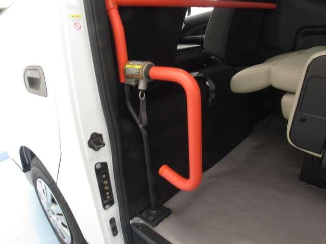 NV350キャラバンバン 2.5 チェアキャブ 車いす2名仕様 当社試乗車UP/ナビ/アラビュ/ドラレコ前後/(11枚目)