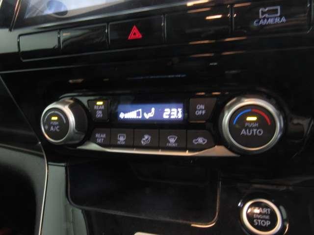 セレナ ２．０　ハイウェイスター　Ｖ　１０インチナビ／後席モニタ－／アラビュ／プロパ　アラウンドビュ－　１オナ　アルミ　衝突被害軽減　ＬＤＰ　エアバッグ　両側オートスライドドア　ＬＥＤライト　インテリジェントキー　点検記録簿　サイドカメラ　メモリーナビ　アダプティブクルーズコントロール（11枚目）