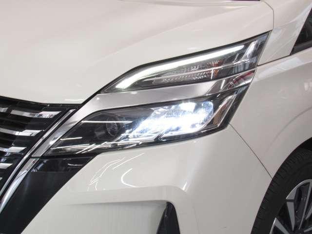 セレナ ２．０　ハイウェイスター　Ｖ　１０インチナビ／後席モニタ－／アラビュ／プロパ　アラウンドビュ－　１オナ　アルミ　衝突被害軽減　ＬＤＰ　エアバッグ　両側オートスライドドア　ＬＥＤライト　インテリジェントキー　点検記録簿　サイドカメラ　メモリーナビ　アダプティブクルーズコントロール（14枚目）