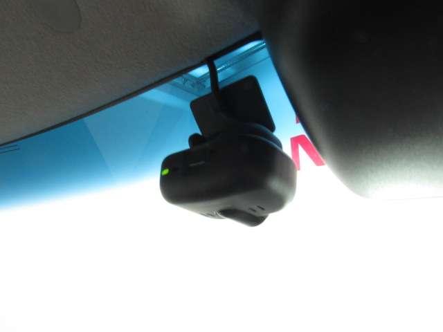 タント ６６０　カスタム　Ｘ　トップエディション　ＳＡＩＩＩ　８インチナビ／バックモニタ－／ドラレコ／ＥＴＣ／　誤発進抑制　１オナ　Ｂカメ　ｉ－ｓｔｏｐ　ナビＴＶ　パワーウィンドウ　インテリジェントキー　ＥＴＣ付　オートエアコン　エアバッグ　ドライブレコーダー　イモビライザー　ＡＢＳ　アルミ　サイドエアバック（15枚目）