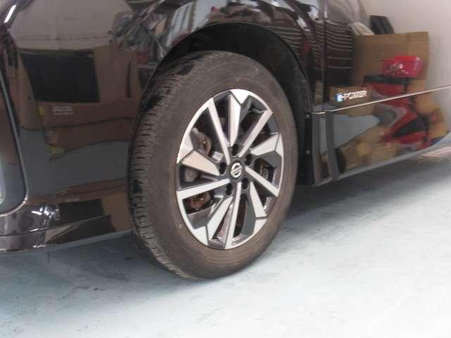 セレナ １．２　ｅ－ＰＯＷＥＲ　ハイウェイスター　Ｇ　１０インチナビ／後席モニタ－／防水シート／アラ　３６０度カメラ　衝突軽減ブレーキ　両側パワースライドドア　ＬＤＰ　ＬＥＤヘッドライト　インテリジェントキー　ドライブレコーダー　ＥＴＣ　レーダークルコン　オートエアコン　１オーナー　ワンセグＴＶ（12枚目）