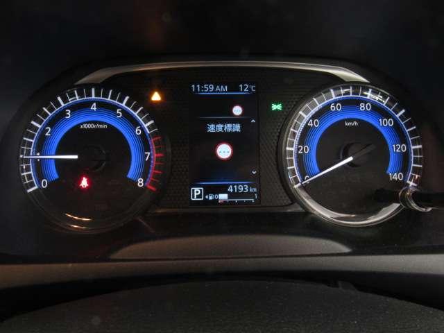 デイズ ６６０　ハイウェイスターＧターボ　社用車ＵＰ／９インチナビ／アラビュ　ワンオナ　禁煙　イモビ　フルセグテレビ　車線逸脱警報装置　ＬＥＤヘッドライト　パワーウインドウ　フルオートエアコン　エアバック　メモリーナビ　記録簿　キーフリー（6枚目）