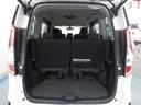 ラゲッジスペースも広々していて荷物もたくさん載りそうです。普段のお買い物もこれだけのスペースがあれば安心ですね。
