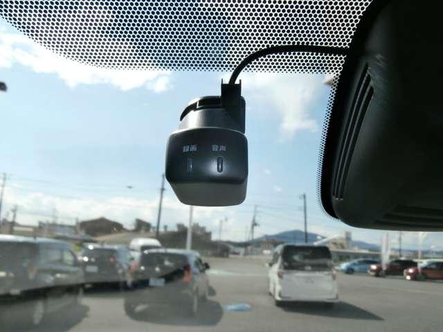 セレナ 1.2 e-POWER ハイウェイスター V ナビ・TV・プロパイロット搭載車・(28枚目)