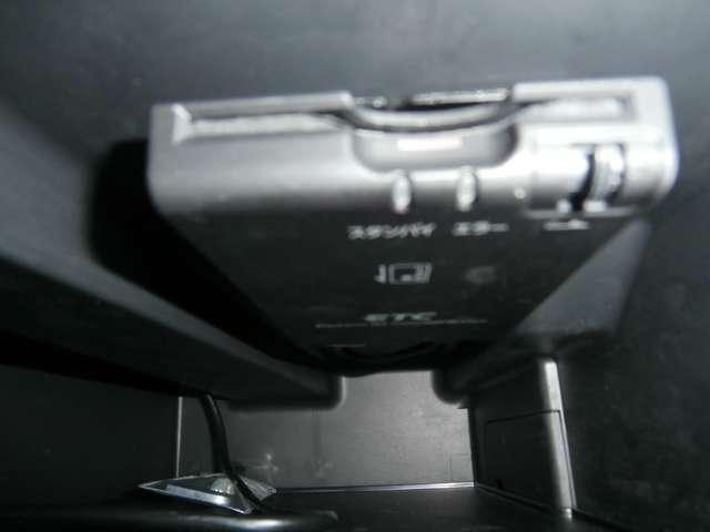 料金所をノンストップ通過！今や必需品ＥＴＣ！見た目もスッキリ！割引利用にも！