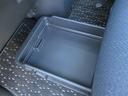助手席シートアンダーボックス