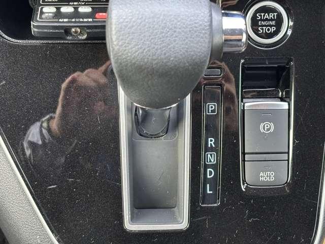 セレナ 2.0 ハイウェイスター V 4WD 衝突軽減ブレーキ バックカメラ LED(12枚目)