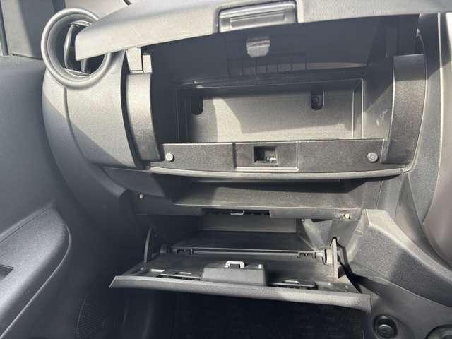 ���[�������Ղ肠��̂Ŏԓ��ŎU�炩��₷�����Ȃǂ����܂��Ă����܂��B���ł��������ڂŃX�b�L���I