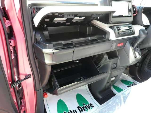 スペーシア ハイブリッドＧ　６６０　ハイブリッド　Ｇ　４ＷＤ　ナビゲーション　エマージェンシーブレーキ　インテリジェントキー　踏み間違い衝突防止アシスト　ＥＴＣ　バックモニター　カーテレビ（地デジ）　盗難防止装置　キーレス（16枚目）