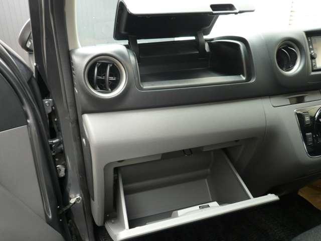NV350キャラバンバン 2.5 プレミアムGX ロングボディ ディーゼルターボ 4WD 純正ナビゲーション バックビューモニター(17枚目)