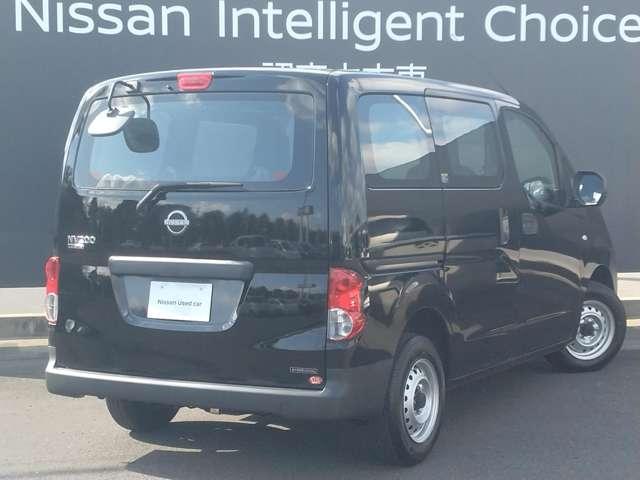 ＮＶ２００バネットバン １．６　ＤＸ　キーレス　フロントパワーウィンドウ　アイ　インテリジェントエマージェンシーブレーキ　アイドリングストップ　点検記録簿　禁煙車　パワーステアリング　エアバック　マニュアルエアコン　ＡＢＳ　キーフリー　ＷエアＢ（2枚目）