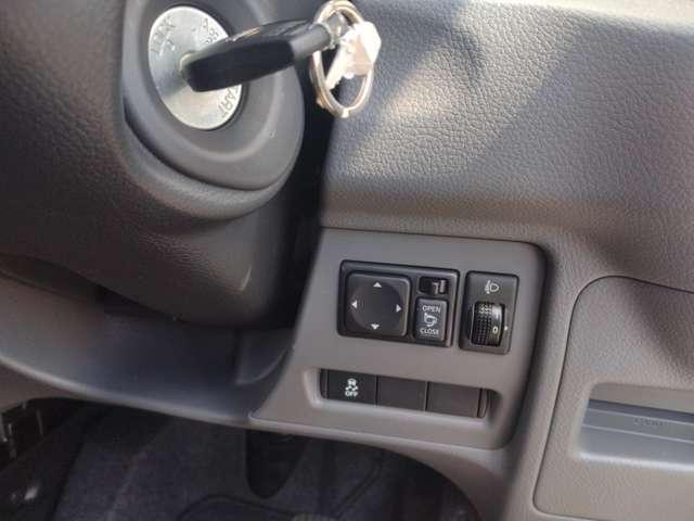 ＮＶ２００バネットバン １．６　ＤＸ　キーレス　フロントパワーウィンドウ　アイ　インテリジェントエマージェンシーブレーキ　アイドリングストップ　点検記録簿　禁煙車　パワーステアリング　エアバック　マニュアルエアコン　ＡＢＳ　キーフリー　ＷエアＢ（3枚目）