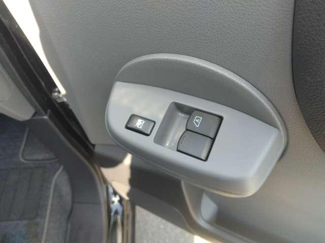 ＮＶ２００バネットバン １．６　ＤＸ　キーレス　フロントパワーウィンドウ　アイ　インテリジェントエマージェンシーブレーキ　アイドリングストップ　点検記録簿　禁煙車　パワーステアリング　エアバック　マニュアルエアコン　ＡＢＳ　キーフリー　ＷエアＢ（5枚目）