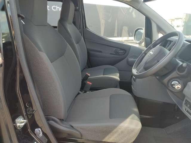 ＮＶ２００バネットバン １．６　ＤＸ　キーレス　フロントパワーウィンドウ　アイ　インテリジェントエマージェンシーブレーキ　アイドリングストップ　点検記録簿　禁煙車　パワーステアリング　エアバック　マニュアルエアコン　ＡＢＳ　キーフリー　ＷエアＢ（7枚目）