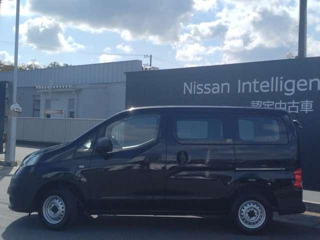 ＮＶ２００バネットバン １．６　ＤＸ　キーレス　フロントパワーウィンドウ　アイ　インテリジェントエマージェンシーブレーキ　アイドリングストップ　点検記録簿　禁煙車　パワーステアリング　エアバック　マニュアルエアコン　ＡＢＳ　キーフリー　ＷエアＢ（13枚目）