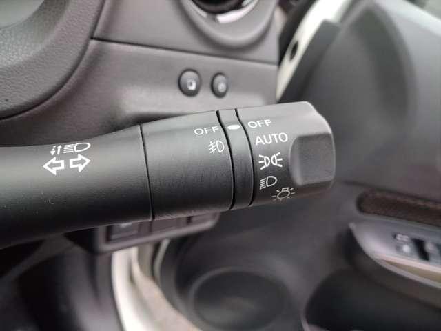 ノート １．２　ｅ－ＰＯＷＥＲ　メダリスト　純正メモリーナビ　バックカメラ　ＥＴＣ　ＬＥＤ　被害軽減ブレーキ　ＴＶナビ　禁煙　ドライブレコーダ　バックモニター　インテリキー　アイドリングストップ　盗難防止装置　ＬＥＤランプ　車線逸脱警報システム　ワンオーナー　キーフリー　アルミホイール（12枚目）