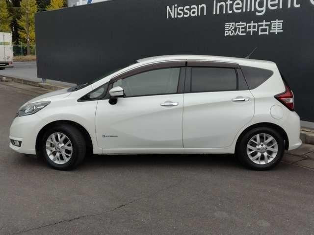 ノート １．２　ｅ－ＰＯＷＥＲ　メダリスト　純正メモリーナビ　バックカメラ　ＥＴＣ　ＬＥＤ　被害軽減ブレーキ　ＴＶナビ　禁煙　ドライブレコーダ　バックモニター　インテリキー　アイドリングストップ　盗難防止装置　ＬＥＤランプ　車線逸脱警報システム　ワンオーナー　キーフリー　アルミホイール（18枚目）