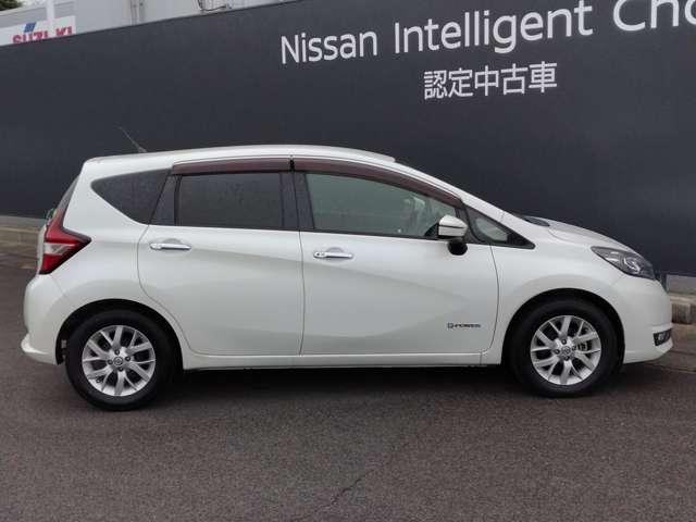 ノート １．２　ｅ－ＰＯＷＥＲ　メダリスト　純正メモリーナビ　バックカメラ　ＥＴＣ　ＬＥＤ　被害軽減ブレーキ　ＴＶナビ　禁煙　ドライブレコーダ　バックモニター　インテリキー　アイドリングストップ　盗難防止装置　ＬＥＤランプ　車線逸脱警報システム　ワンオーナー　キーフリー　アルミホイール（19枚目）