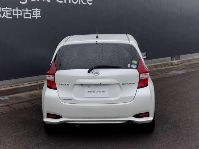 ノート １．２　ｅ－ＰＯＷＥＲ　メダリスト　純正メモリーナビ　バックカメラ　ＥＴＣ　ＬＥＤ　被害軽減ブレーキ　ＴＶナビ　禁煙　ドライブレコーダ　バックモニター　インテリキー　アイドリングストップ　盗難防止装置　ＬＥＤランプ　車線逸脱警報システム　ワンオーナー　キーフリー　アルミホイール（20枚目）