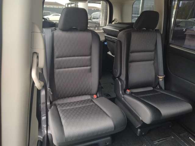 セレナ １．２　ｅ－ＰＯＷＥＲ　ハイウェイスター　Ｖ　純正メモリーナビ　ステアリングスイッチ　エマジェンシーブレーキ　スマキー　バックカメラ　ＬＥＤ　レーンアシスト　ＥＴＣ　ドラレコ　Ａストップ　イモビ　フルオートエアコン　アルミホイール　エアバック　メモリーナビ　キーフリー　ナビＴＶ　ＡＢＳ（12枚目）