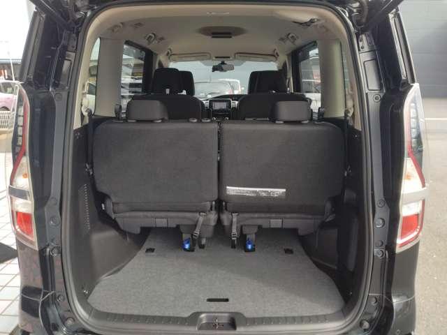 セレナ １．２　ｅ－ＰＯＷＥＲ　ハイウェイスター　Ｖ　純正メモリーナビ　ステアリングスイッチ　エマジェンシーブレーキ　スマキー　バックカメラ　ＬＥＤ　レーンアシスト　ＥＴＣ　ドラレコ　Ａストップ　イモビ　フルオートエアコン　アルミホイール　エアバック　メモリーナビ　キーフリー　ナビＴＶ　ＡＢＳ（14枚目）