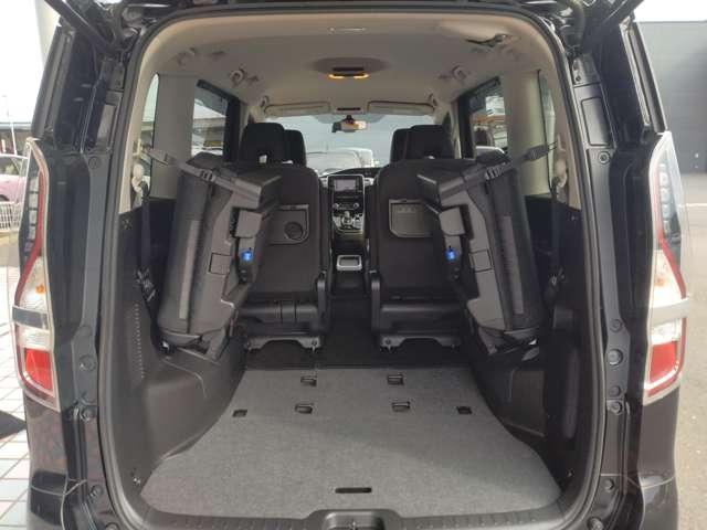 セレナ １．２　ｅ－ＰＯＷＥＲ　ハイウェイスター　Ｖ　純正メモリーナビ　ステアリングスイッチ　エマジェンシーブレーキ　スマキー　バックカメラ　ＬＥＤ　レーンアシスト　ＥＴＣ　ドラレコ　Ａストップ　イモビ　フルオートエアコン　アルミホイール　エアバック　メモリーナビ　キーフリー　ナビＴＶ　ＡＢＳ（15枚目）