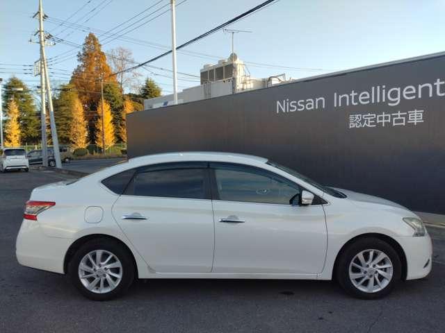 納車前には当社整備工場にてディーラー整備士が、１２ヶ月点検又は車検整備を実施。安心してお乗り頂けるようお渡しさせて頂きます。