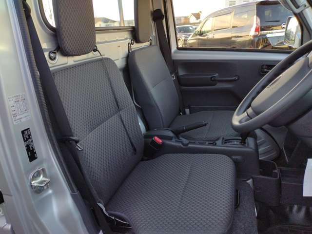 ＮＴ１００クリッパートラック ６６０　ＧＸ　４ＷＤ　社外メモリーナビ　フルセグ　社外ＬＥＤ　衝突軽減システム　切替４ＷＤ　パワーウインド　キーレスエントリー　ナビテレビ　ＡＣ　記録簿　パワーステアリング　エアバッグ　ＡＢＳ　寒冷地仕様　ＬＥＤヘッドライト　助手席エアバック（11枚目）