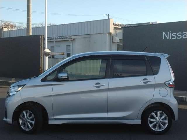 デイズ ６６０　ハイウェイスターＸ　キセノン　純正メモリーナビ　アラビュー　ナビＴＶ付　全席ＰＷ　ＩＳＴＯＰ　ダブルエアバッグ　ＰＳ　Ｂカメラ　ＡＡＣ　フルタイム４ＷＤ　盗難防止システム　禁煙　アルミホイール　キーフリーシステム　ＡＢＳ　１セグＴＶ　メモリーナビ　エアバック（18枚目）