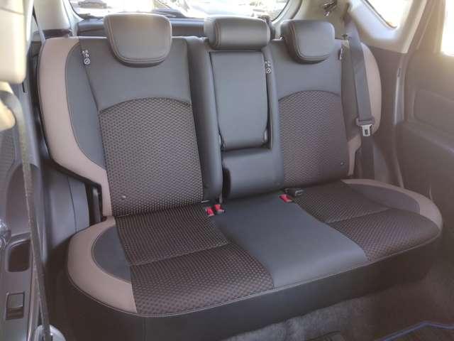 ノート １．２　ｅ－ＰＯＷＥＲ　メダリスト　ステアリングスイッチ　純正メモリーナビ　被害軽減ブレーキ　ＴＶナビ　禁煙　ドライブレコーダ　バックモニター　インテリキー　アイドリングストップ　盗難防止装置　ＬＥＤランプ　車線逸脱警報システム　キーフリー　アルミホイール　ＥＴＣ　記録簿（14枚目）