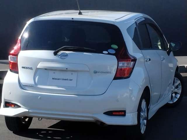 ノート １．２　ｅ－ＰＯＷＥＲ　メダリスト　ステアリングスイッチ　純正メモリーナビ　被害軽減ブレーキ　ＴＶナビ　禁煙　ドライブレコーダ　バックモニター　インテリキー　アイドリングストップ　盗難防止装置　ＬＥＤランプ　車線逸脱警報システム　キーフリー　アルミホイール　ＥＴＣ　記録簿（20枚目）
