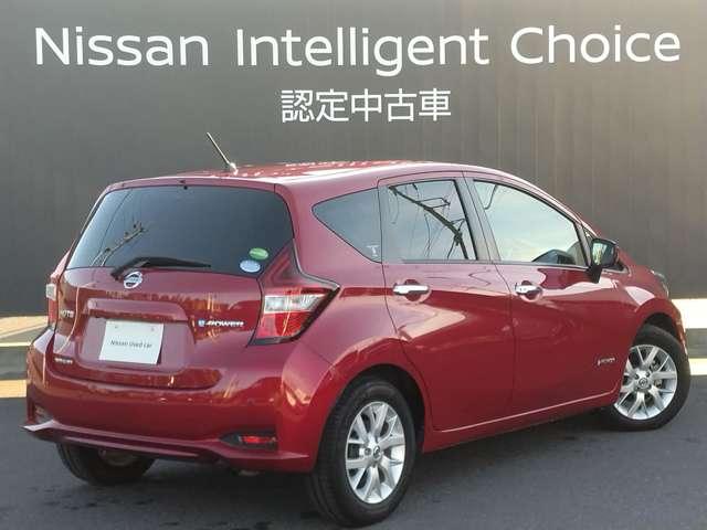 ノート １．２　ｅ－ＰＯＷＥＲ　メダリスト　ステアリングスイッチ　純正メモリーナビ　被害軽減ブレーキ　ＴＶナビ　禁煙　バックモニター　インテリキー　アイドリングストップ　盗難防止装置　ＬＥＤランプ　車線逸脱警報システム　ワンオーナー　キーフリー　アルミホイール　オートエアコン　記録簿（2枚目）