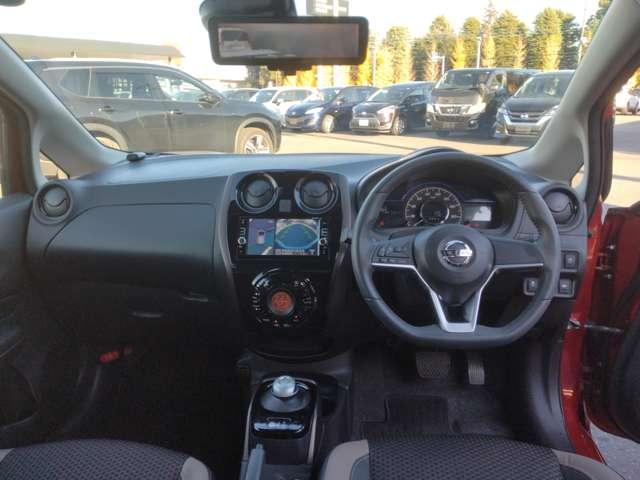 ノート １．２　ｅ－ＰＯＷＥＲ　メダリスト　ステアリングスイッチ　純正メモリーナビ　被害軽減ブレーキ　ＴＶナビ　禁煙　バックモニター　インテリキー　アイドリングストップ　盗難防止装置　ＬＥＤランプ　車線逸脱警報システム　ワンオーナー　キーフリー　アルミホイール　オートエアコン　記録簿（4枚目）