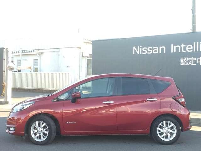 ノート １．２　ｅ－ＰＯＷＥＲ　メダリスト　ステアリングスイッチ　純正メモリーナビ　被害軽減ブレーキ　ＴＶナビ　禁煙　バックモニター　インテリキー　アイドリングストップ　盗難防止装置　ＬＥＤランプ　車線逸脱警報システム　ワンオーナー　キーフリー　アルミホイール　オートエアコン　記録簿（18枚目）