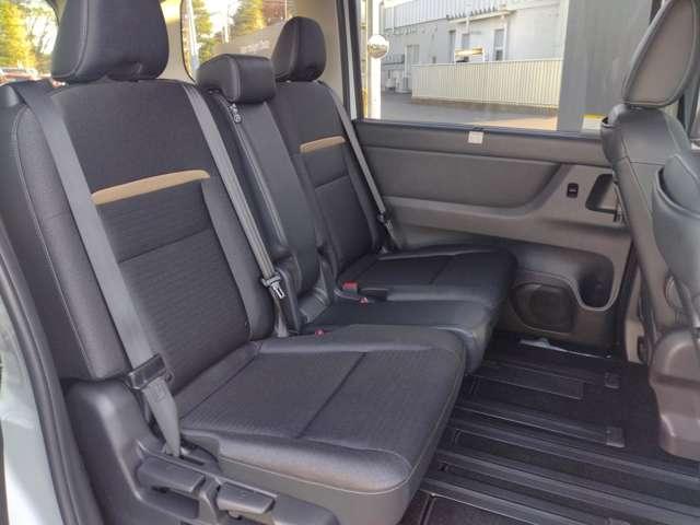 セレナ 2.0 ハイウェイスターV 先行初売り 限 定ステアリングスイッチ W電動スライド レーダークルコン レーンアシスト LEDランプ ワンオーナー車 盗難防止システム ETC装備 カーテンエアバッグ アルミホイール キーフリー メモリ-ナビ ナビTV 記録簿 エアコン(11枚目)