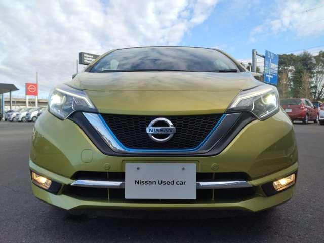 ノート １．２　ｅ－ＰＯＷＥＲ　メダリスト　純正メモリーナビ　アラビュー　ＬＥＤライト　被害軽減ブレーキ　ＴＶナビ　禁煙　ドライブレコーダ　バックモニター　インテリキー　アイドリングストップ　盗難防止装置　ＬＥＤランプ　車線逸脱警報システム　キーフリー　アルミホイール　ＥＴＣ　記録簿（11枚目）