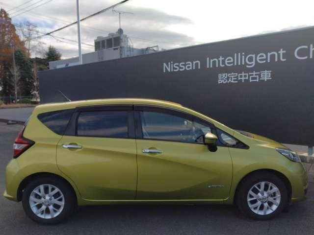 ノート １．２　ｅ－ＰＯＷＥＲ　メダリスト　純正メモリーナビ　アラビュー　ＬＥＤライト　被害軽減ブレーキ　ＴＶナビ　禁煙　ドライブレコーダ　バックモニター　インテリキー　アイドリングストップ　盗難防止装置　ＬＥＤランプ　車線逸脱警報システム　キーフリー　アルミホイール　ＥＴＣ　記録簿（18枚目）