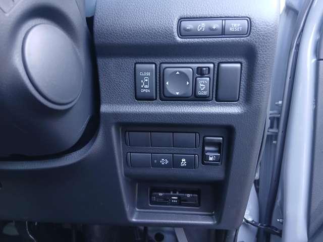 キャラバン ２．４　グランド　プレミアムＧＸ　ＭＹＲＯＯＭ　折り畳みベッド　ロングボティ　ディーゼルターボ　ステアリングスイッチ　純正メモリ　オートエアコン　バックカメラ　全周囲カメラ　衝突軽減ブレーキシステム　車線逸脱警報システム　４ＷＤ　ＥＴＣ　ＬＥＤヘッド（4枚目）