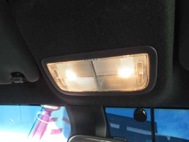 フィットハイブリッド Ｓパッケージ　１年保証付き　純正ナビ　バックカメラ　ＬＥＤヘッドライト　ドラレコ　衝突被害軽減ブレーキ　ＥＴＣ　スマートキー　オートエアコン（17枚目）