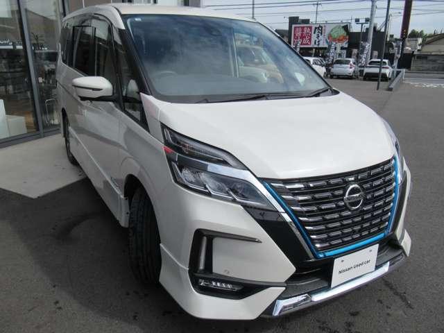 セレナ ｅ－パワー　ハイウェイスターＶ　純正１０インチナビ　両側オートスライド　プロパイロット　前後ドラレコ　ＬＥＤヘッドライト　純正オプションフロントグリル　ＥＴＣ（3枚目）
